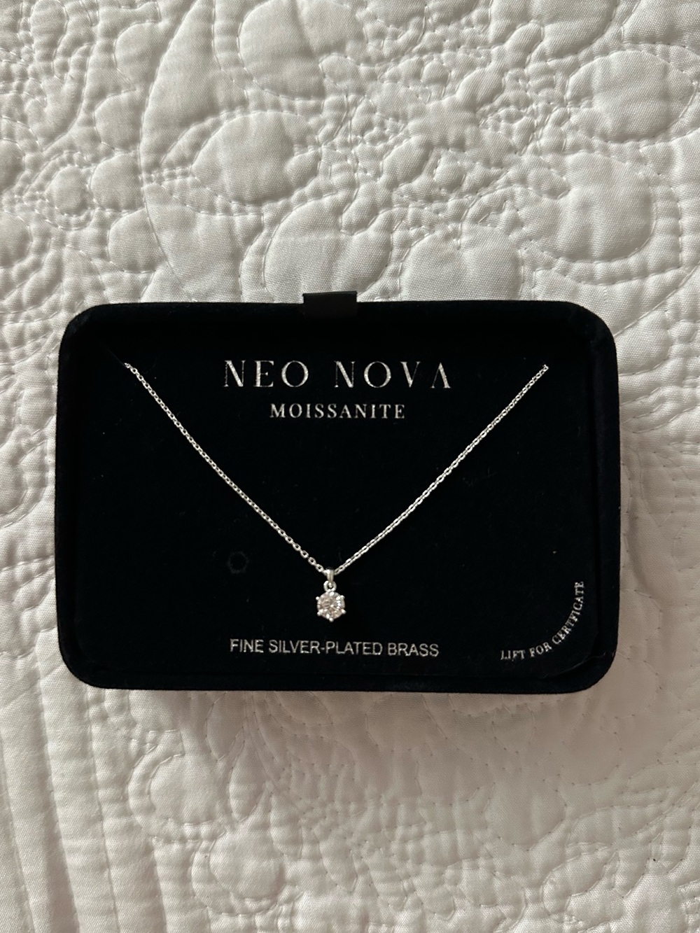 Silver necklace with diamond